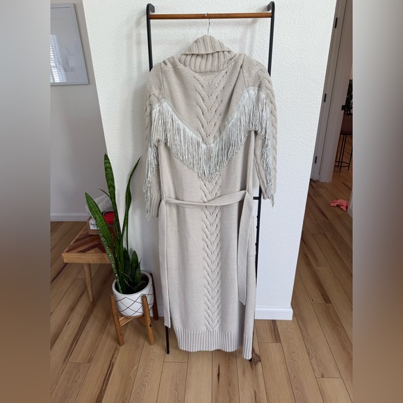 Understated Leather Rodeo Robe - Picture 5 of 7